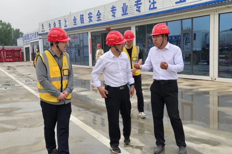 公司黨委書記、董事長高學武到啟動區項目檢查指導工作.jpg